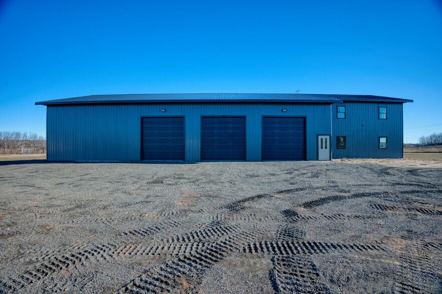 More Photos Of 126 Iron Dr, Chisholm Industrial For Sale