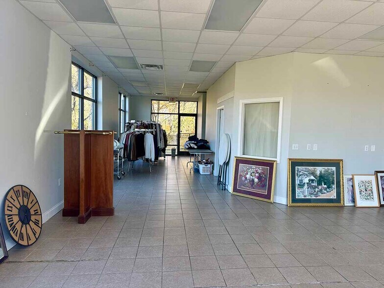 More Photos Of 3966 Bristol Hwy, Johnson City Freestanding For Sale