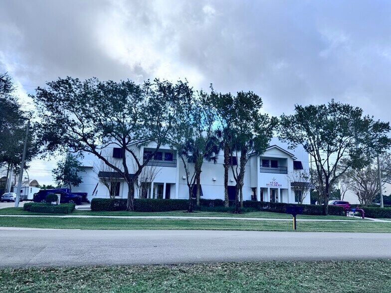 Primary Photo Of 3180 Fairlane Farms Rd, Wellington Warehouse For Lease