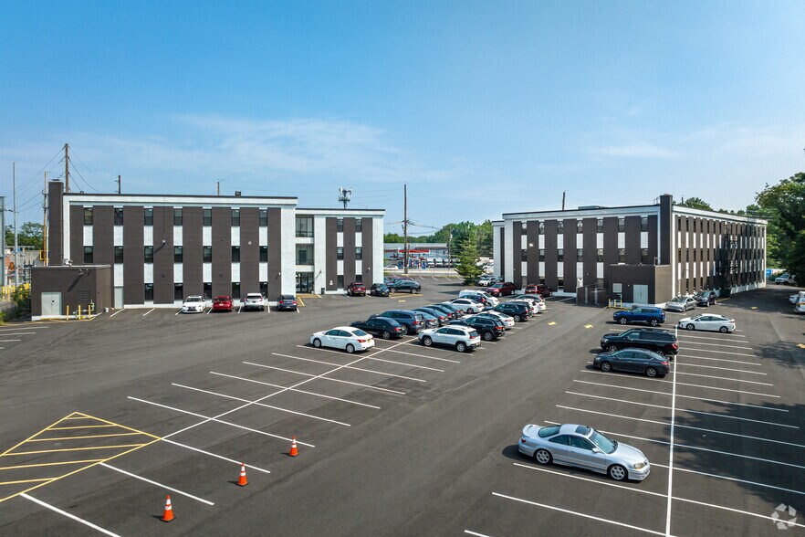 More Photos Of 1620 US Highway 22 E, Union Township Unknown For Lease