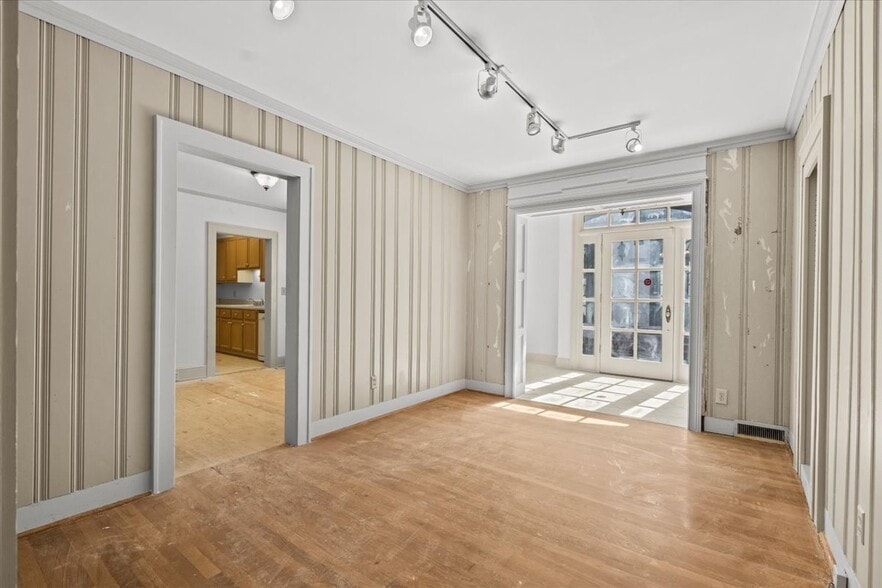 More Photos Of 711 W Wade Hampton Blvd, Greer Freestanding For Lease