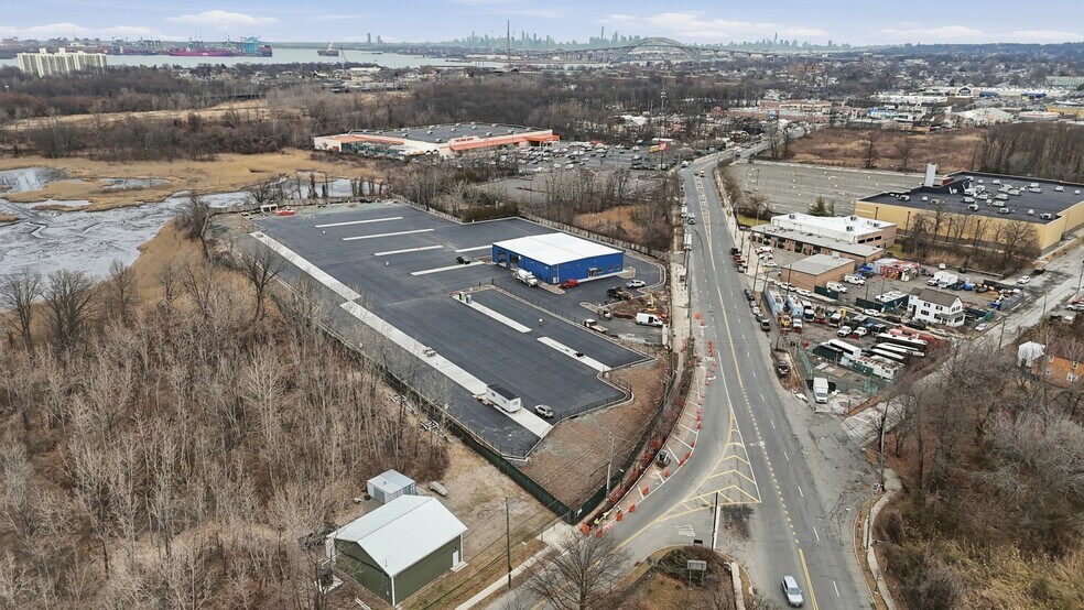 More Photos Of 2577 Forest Ave, Staten Island Truck Terminal For Lease