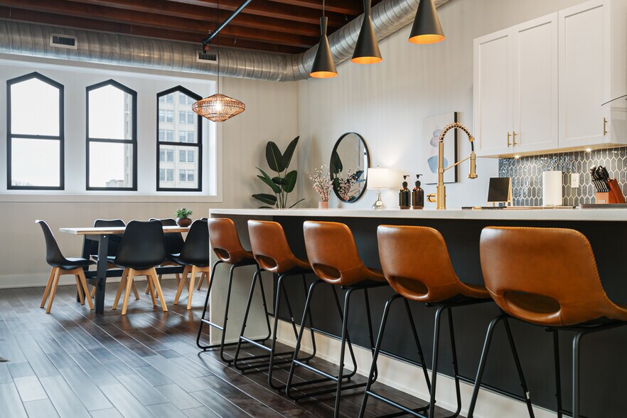 More Photos Of 122 College St, Asheville Storefront Retail Residential For Sale