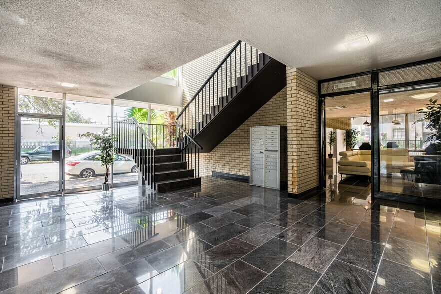 More Photos Of 622 Kempner, Galveston Loft Creative Space For Lease