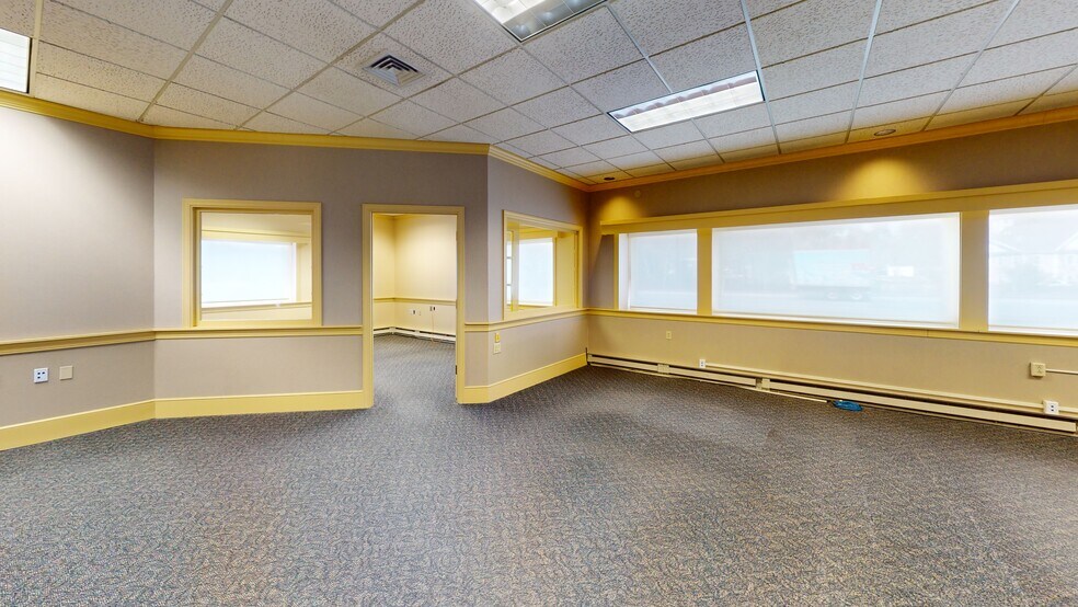 More Photos Of 184 Route 101, Bedford Bank For Lease