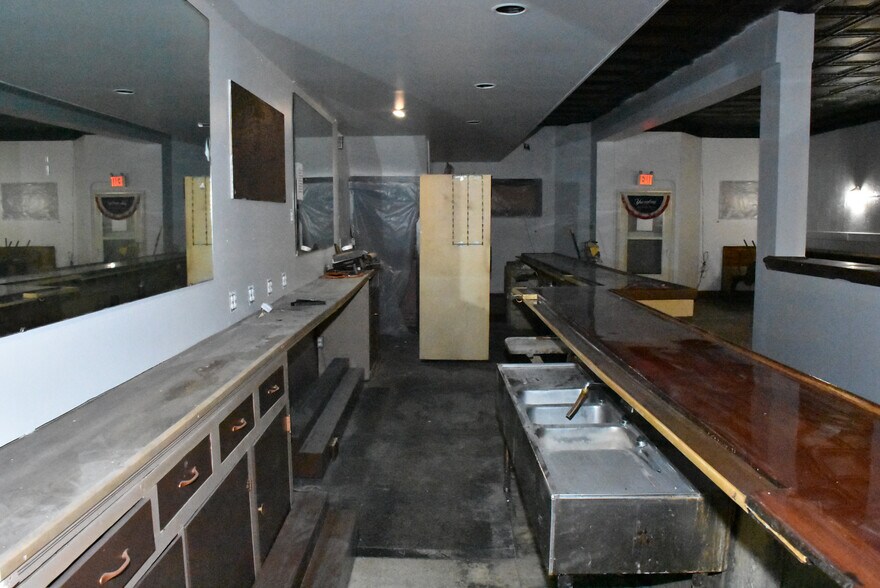 More Photos Of 106 S Main St, Springboro Storefront Retail Residential For Sale