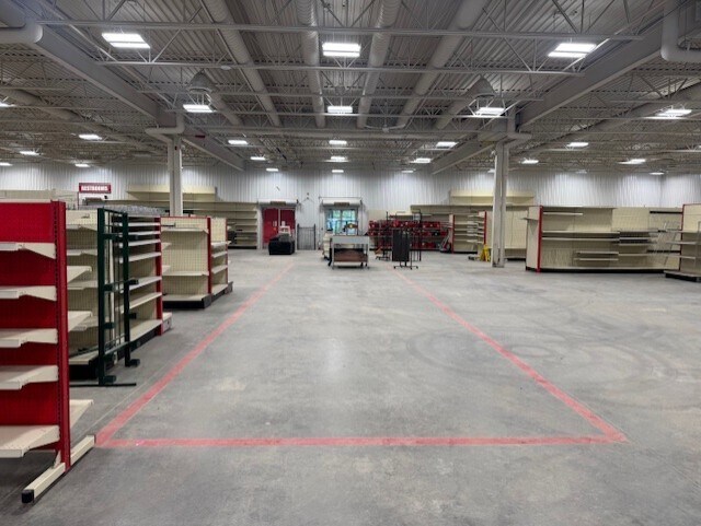 More Photos Of 2954 Ontario St, Perth East Freestanding For Lease