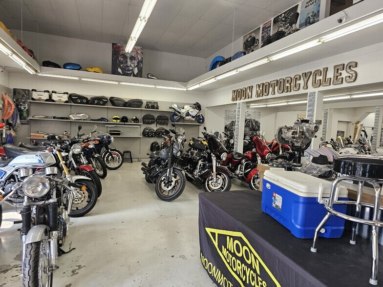 More Photos Of 1204 Bendigo Blvd N, North Bend Auto Dealership For Lease