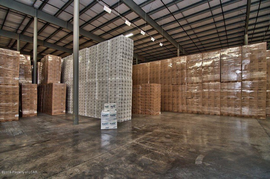 More Photos Of 220 Oak Hill Rd, Mountain Top Distribution For Sale