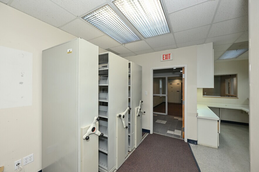 More Photos Of 6555 Wilson Mills Rd, Mayfield Village Unknown For Lease