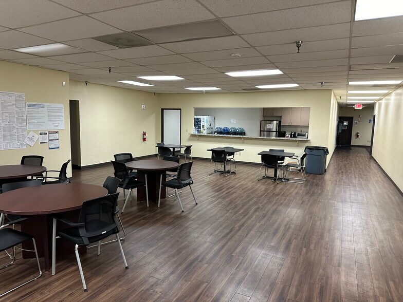 More Photos Of 4125-4131 Northgate Blvd, Sacramento Flex For Sale