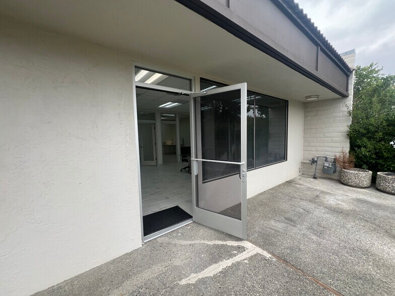More Photos Of 117-121 Paul Dr, San Rafael Medical For Lease