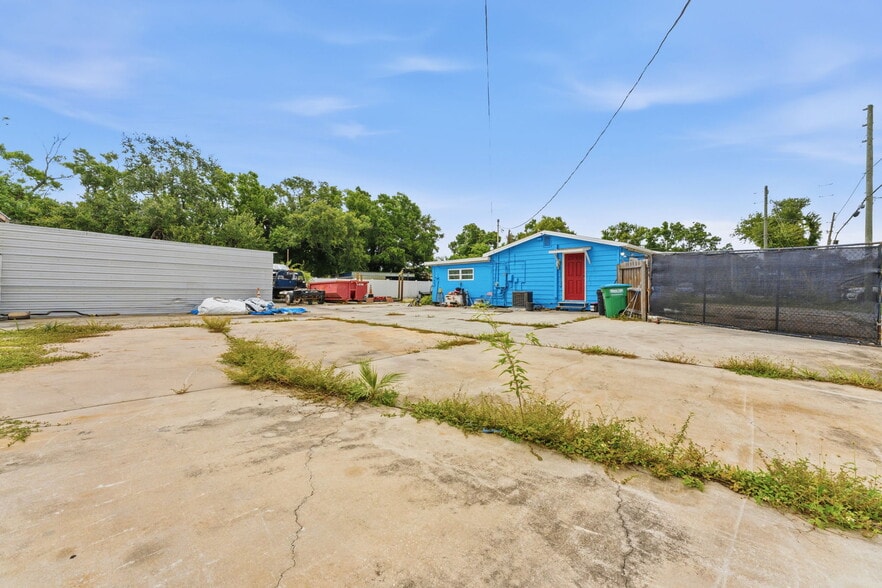 More Photos Of 13257 Automobile Blvd, Clearwater Industrial For Sale