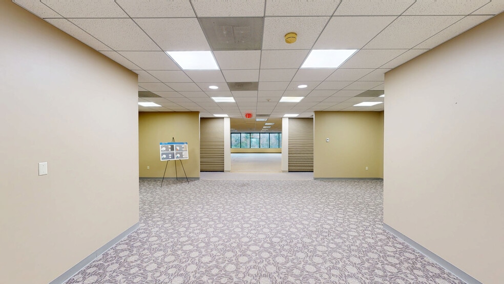 More Photos Of 9144 Arrowpoint Blvd, Charlotte Office For Sale