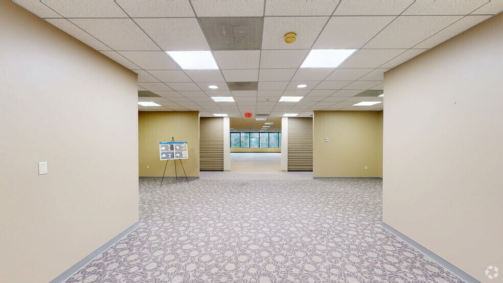 More Photos Of 9144 Arrowpoint Blvd, Charlotte Office For Sale