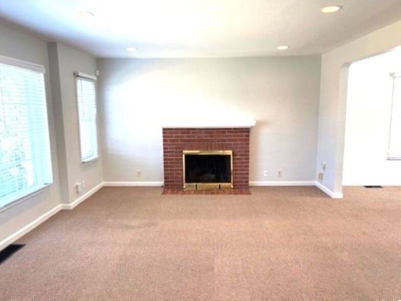 More Photos Of 3045 Grove Way, Castro Valley Office For Lease