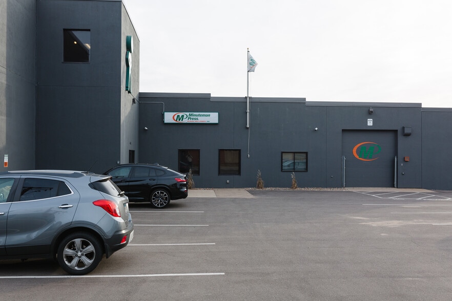 More Photos Of 4024 Washington Ave N, Minneapolis Warehouse For Lease