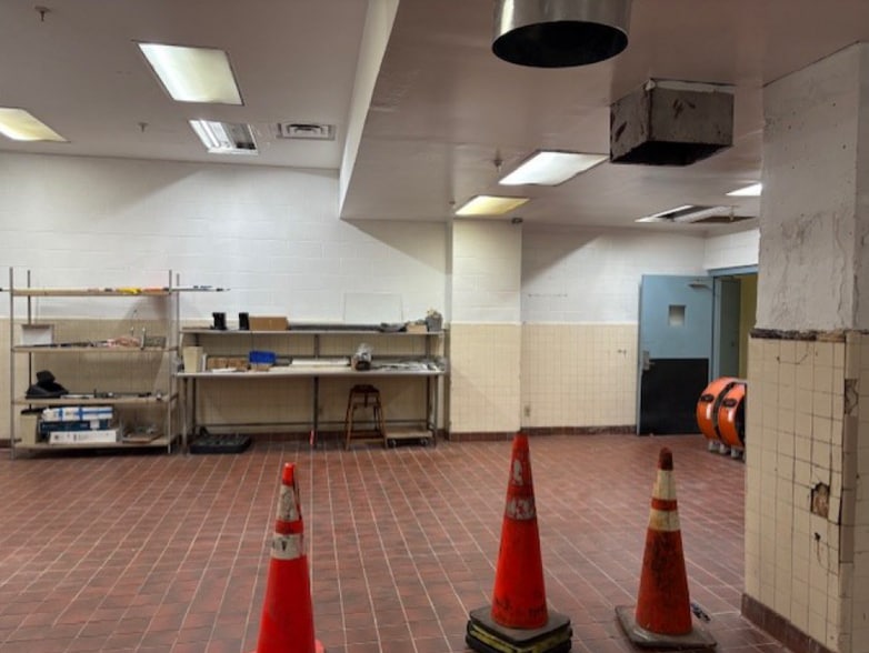 More Photos Of 2900 N Monroe St, Tallahassee Hotel For Lease