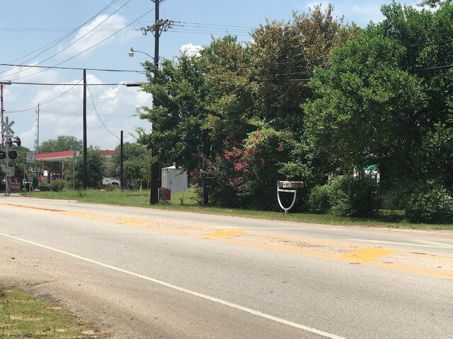 More Photos Of 201 E Powell St, Willis Land For Sale