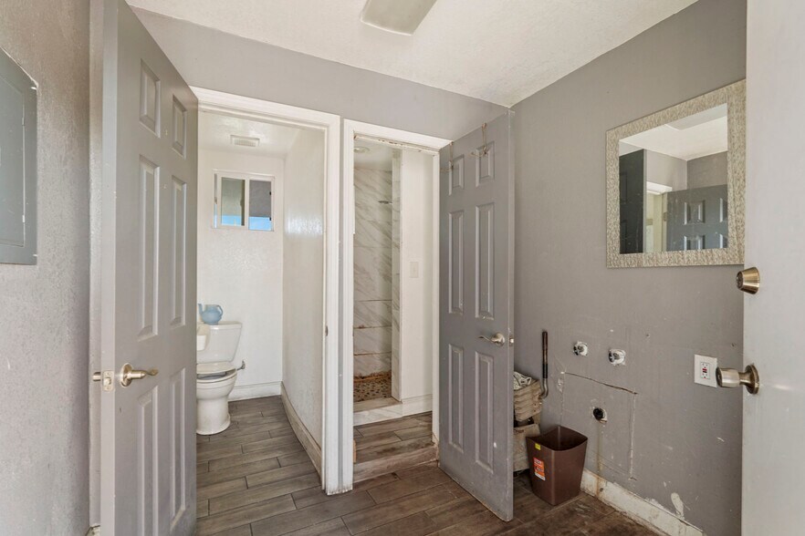 More Photos Of 104 E Lodi Ave, Lodi Storefront Retail Office For Sale