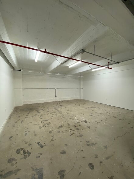 More Photos Of 901 E 31st St, Los Angeles Manufacturing For Lease