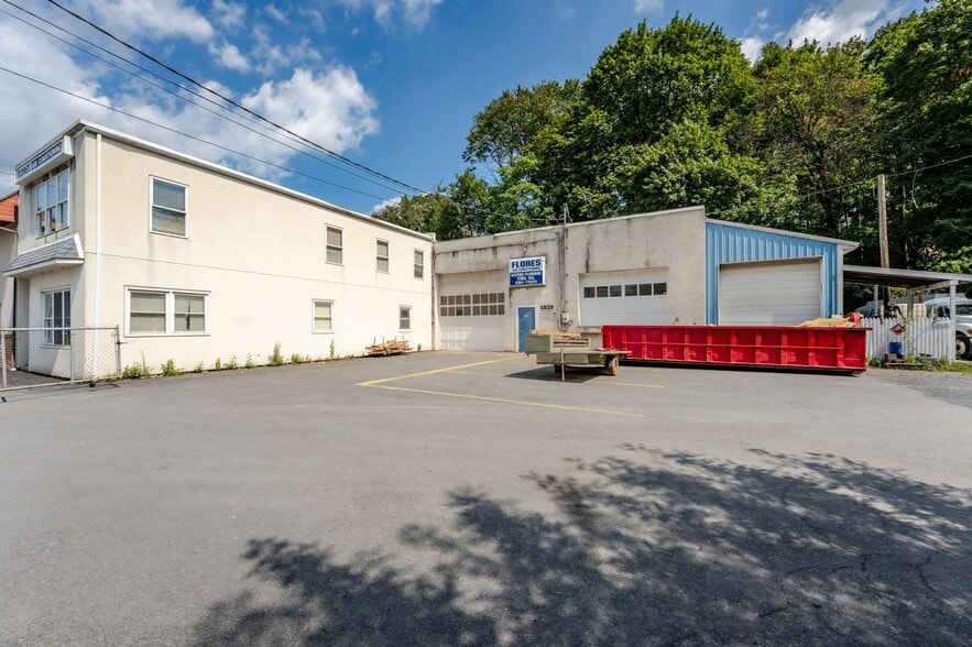 More Photos Of 259 Race St, Catasauqua Warehouse For Sale