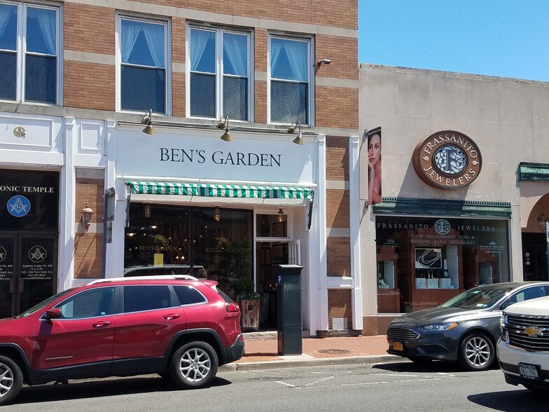 More Photos Of 342 New York Ave, Huntington Storefront For Lease