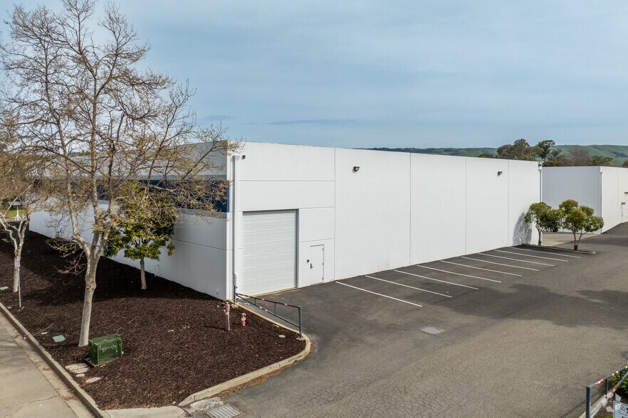 More Photos Of 1580 Zephyr Ave, Hayward Warehouse For Lease