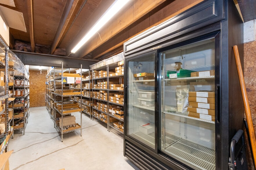 More Photos Of 10-12 Park St, Winchester Flex For Lease