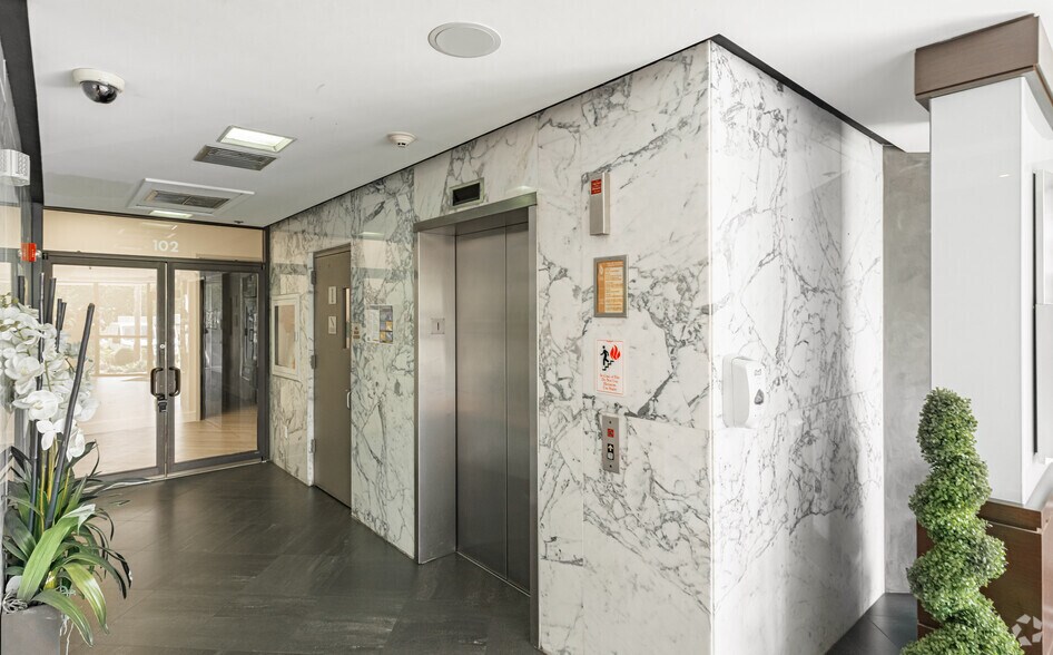 More Photos Of 3475 Sheridan St, Hollywood Office For Lease