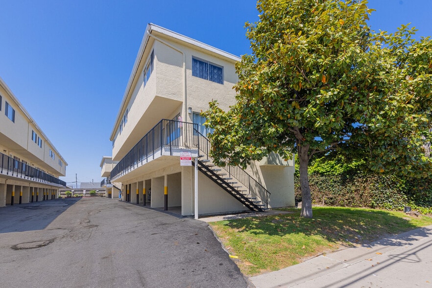 More Photos Of 75 N Hebbron Ave, Salinas Apartments For Sale