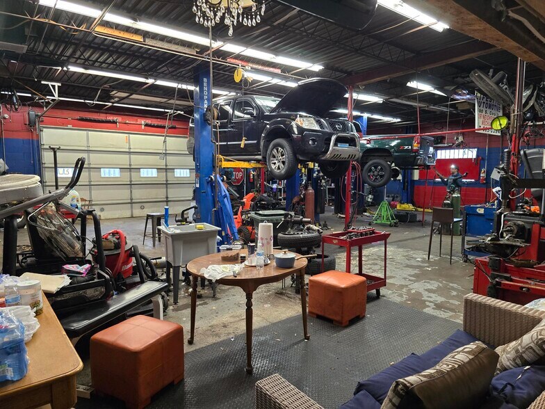 More Photos Of 1580 S Cora St, Des Plaines Warehouse For Sale