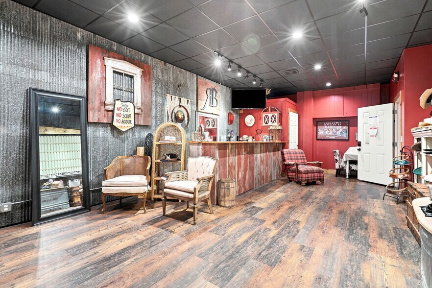 More Photos Of 106 S State St, Geneseo Storefront Retail Office For Sale