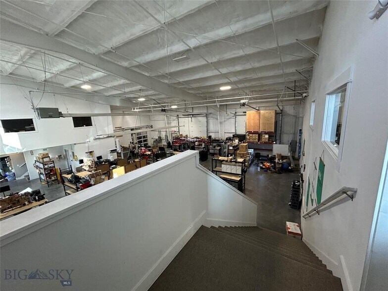 More Photos Of 119 Gold Miner Ln, Belgrade Flex For Lease