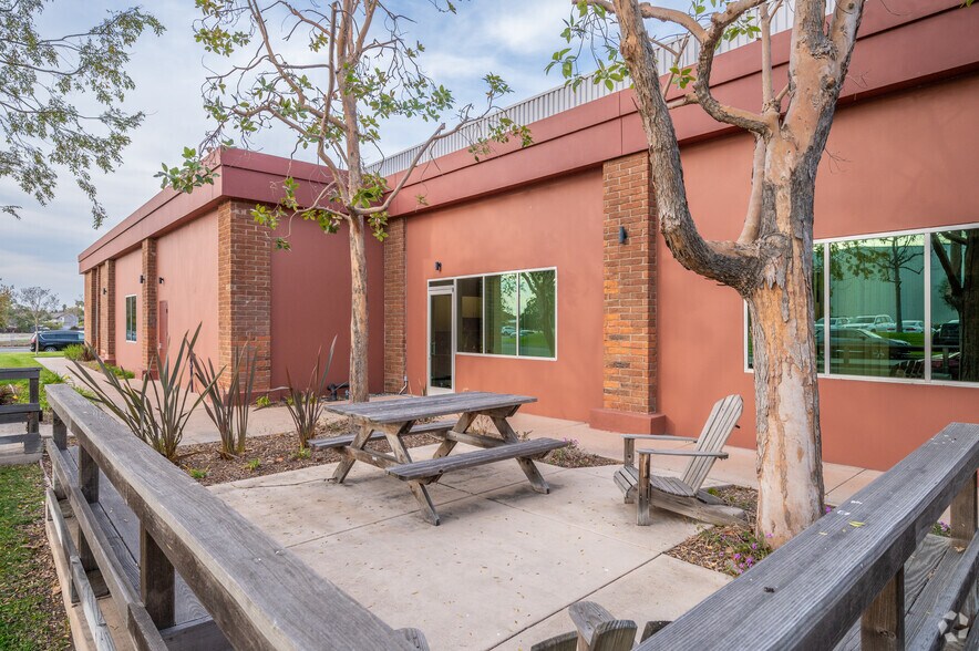 More Photos Of 3100 Pullman St, Costa Mesa Flex For Lease