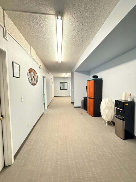 More Photos Of 8514 W Gage Blvd, Kennewick Storefront Retail Office For Sale