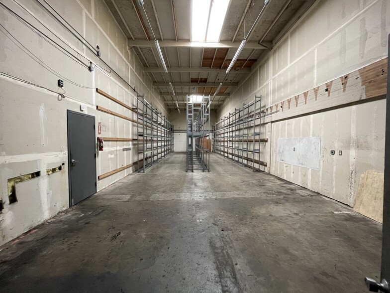 More Photos Of 850 Redwood St, Vallejo Auto Repair For Lease