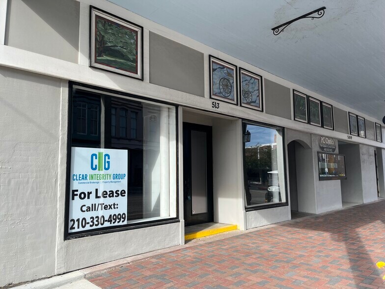 More Photos Of 507-511 23rd St, Galveston Storefront Retail Residential For Lease