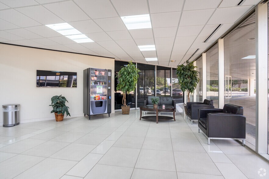 More Photos Of 397 N Sam Houston Pky E, Houston Office For Sale