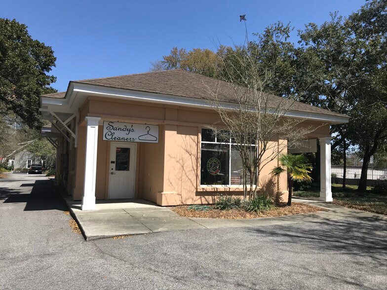 More Photos Of 234 Mathis Ferry Rd, Mount Pleasant Office For Lease