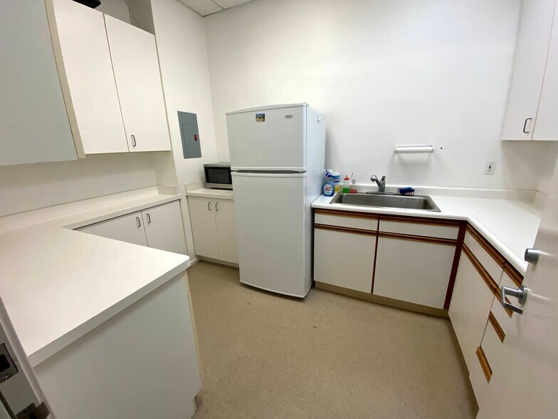 More Photos Of 7010 Soquel Dr, Aptos Office For Lease