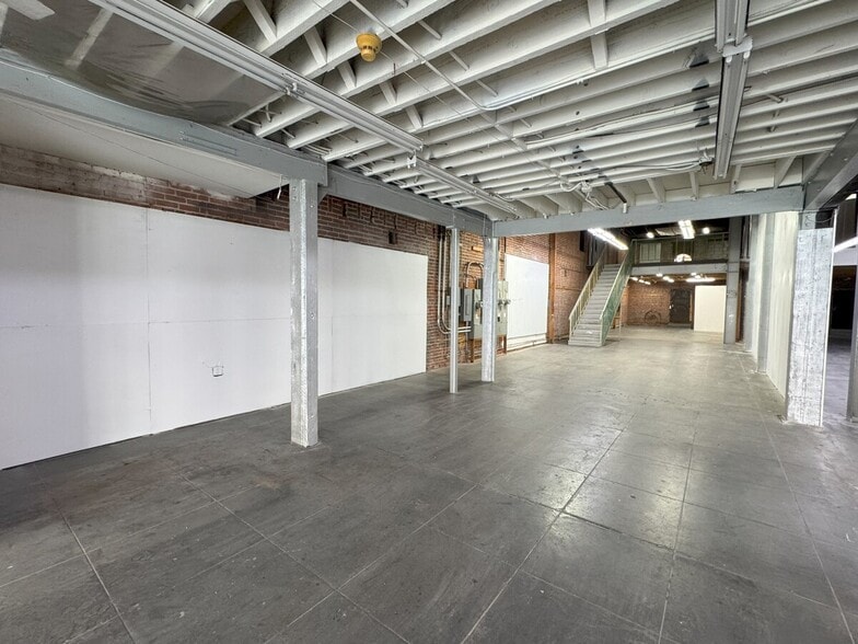 More Photos Of 822-824 Wall St, Los Angeles Storefront Retail Office For Lease