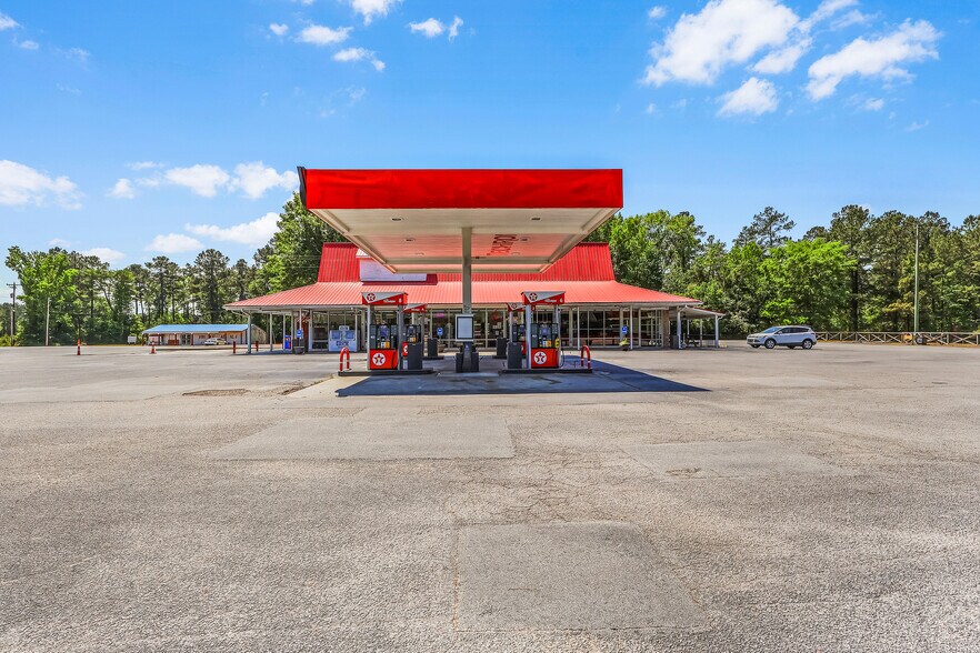 More Photos Of 500 Buff Blvd, Summerton General Retail For Sale