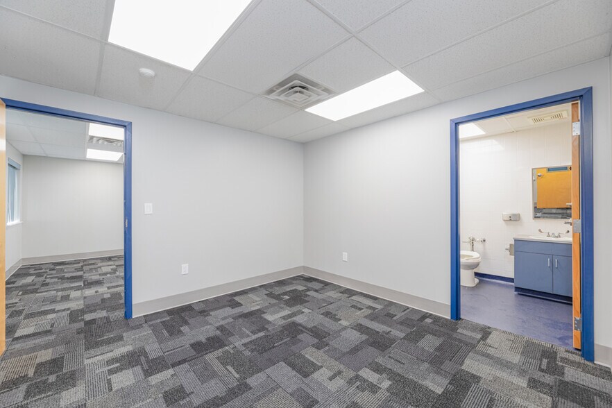 More Photos Of 411 Commerce Ln, West Berlin Medical For Sale