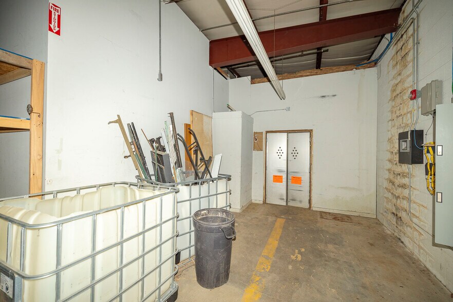 More Photos Of 226 E Ross St, Clearwater Freestanding For Sale