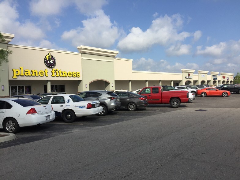More Photos Of 5790 Crowder Blvd, New Orleans Health Club For Sale