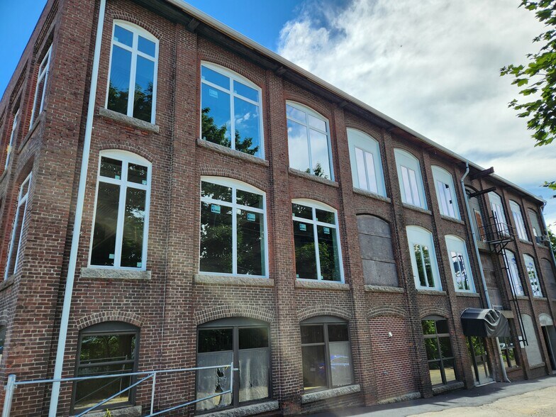 More Photos Of 565 N Main St, Woonsocket Warehouse For Sale