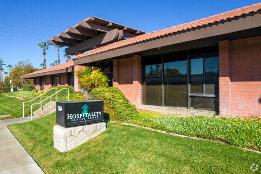 More Photos Of 164 W Hospitality Ln, San Bernardino Medical For Lease