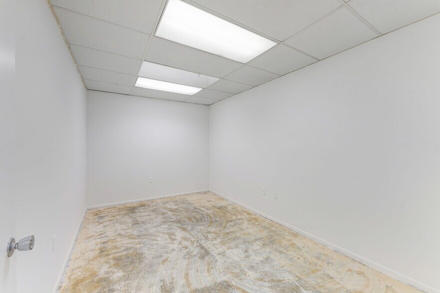 More Photos Of 3623-3650 Webber St, Sarasota Storefront Retail Office For Sale