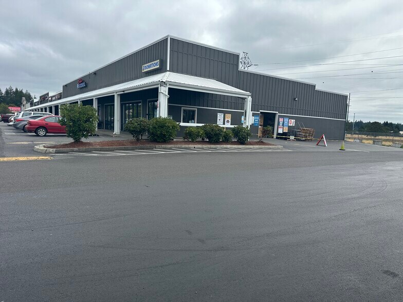 More Photos Of 301 E Wallace Kneeland Blvd, Shelton General Retail For Lease